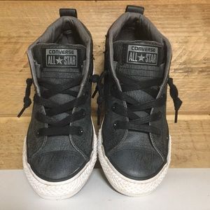 Boy’s leather Converse All⭐️Star  Mid rise